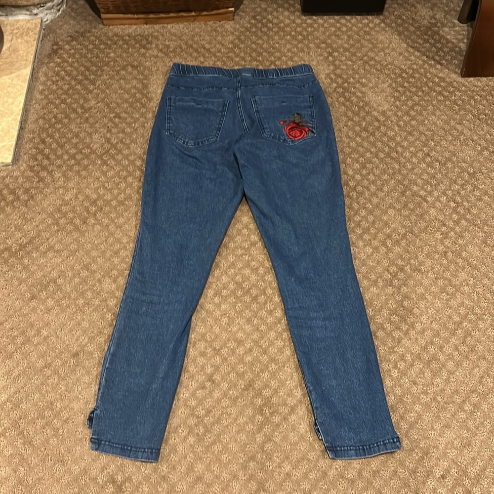 Hue Women’s Blue Denim and Red Floral Embroidered Jeggings Size Small/Waist 26 - Picture 9 of 9